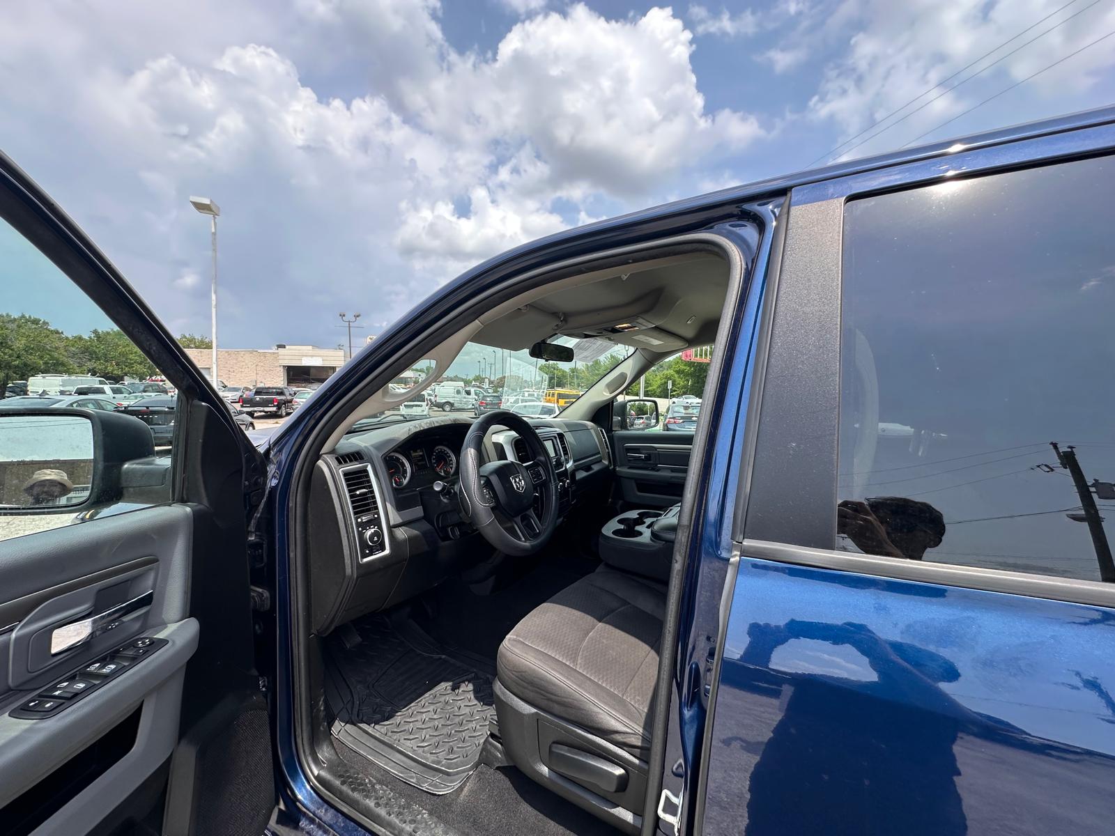 Auto First dealership photo 9