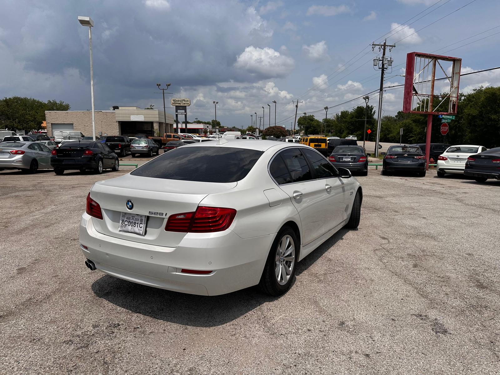 Auto First dealership photo 12