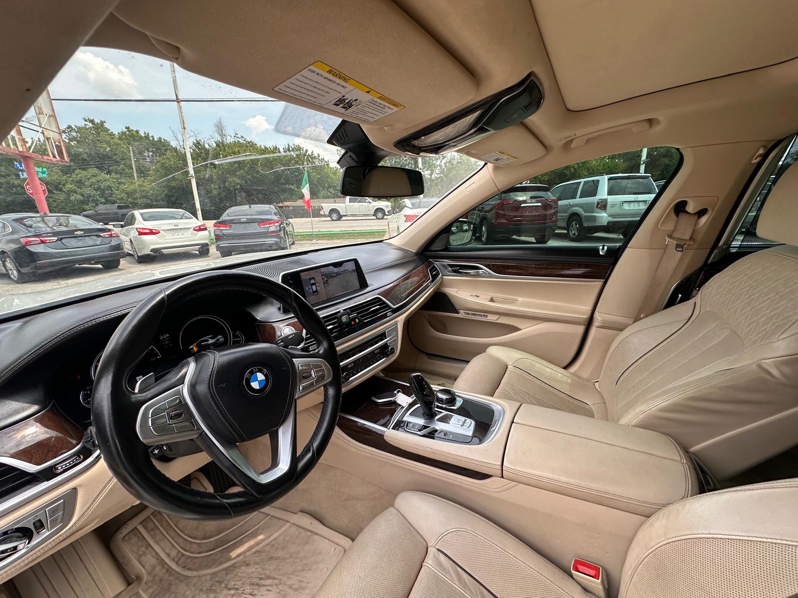 Auto First dealership photo 26